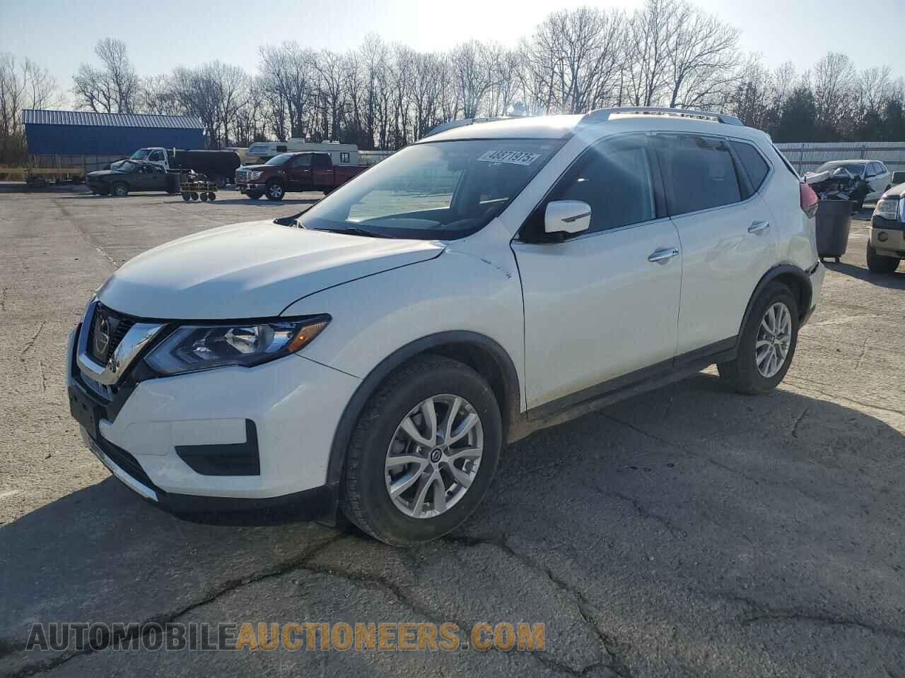 KNMAT2MT7HP611268 NISSAN ROGUE 2017