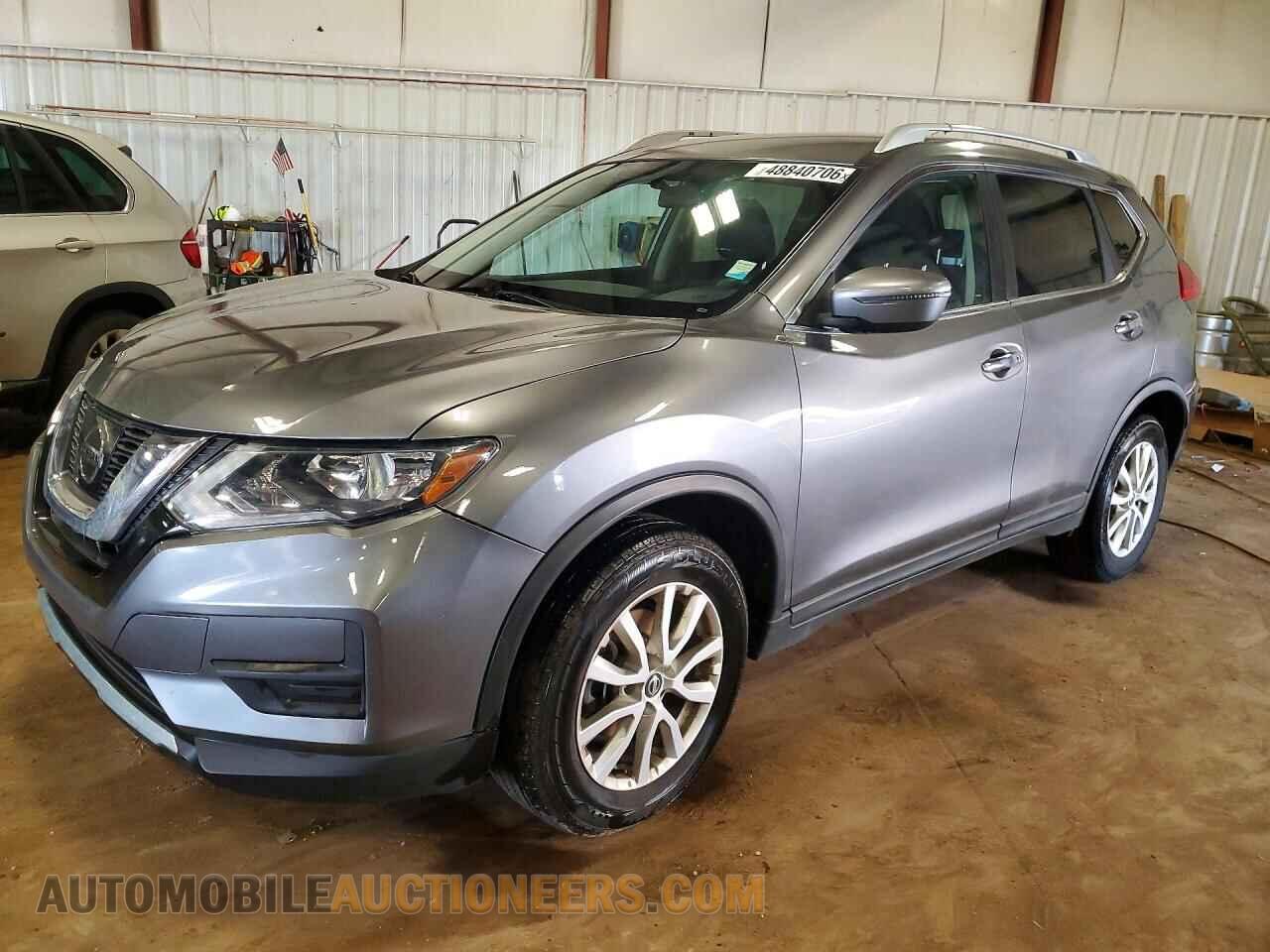 KNMAT2MT7HP617605 NISSAN ROGUE 2017