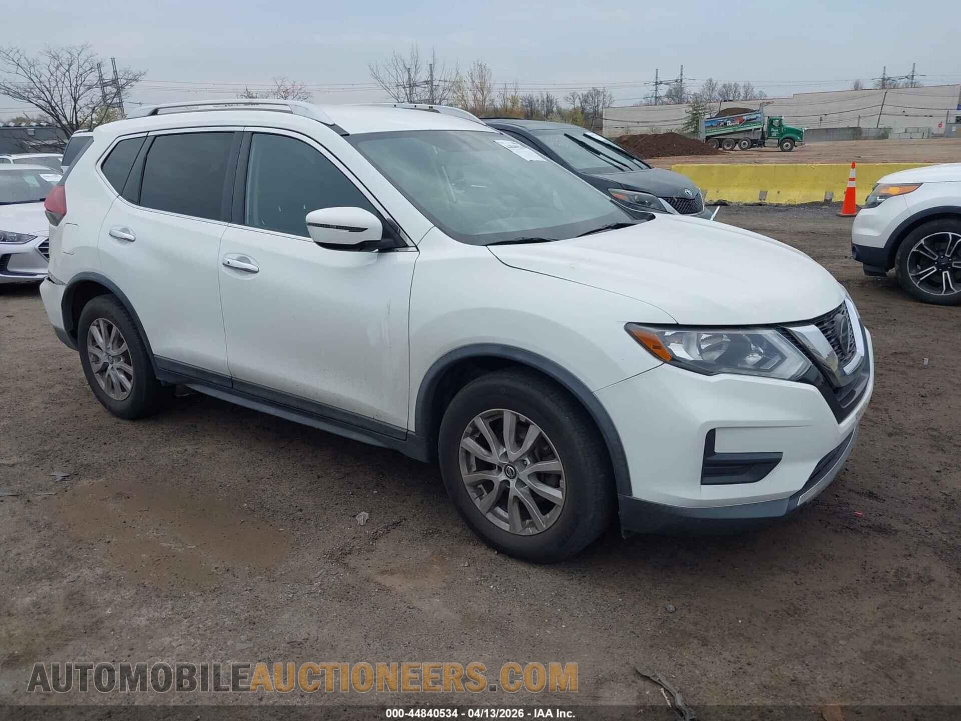 KNMAT2MT7JP527246 NISSAN ROGUE 2018