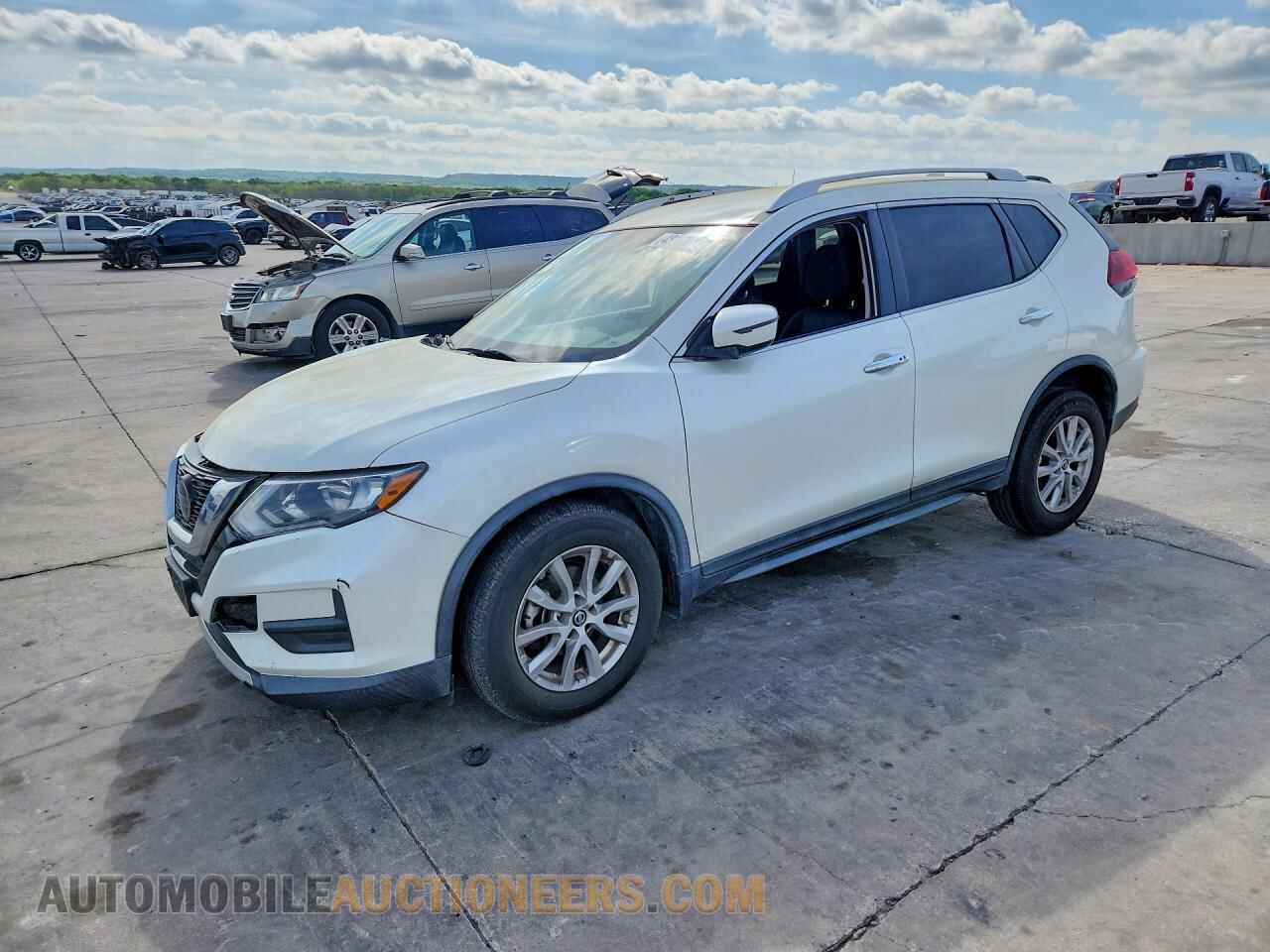 KNMAT2MT7JP607730 NISSAN ROGUE 2018