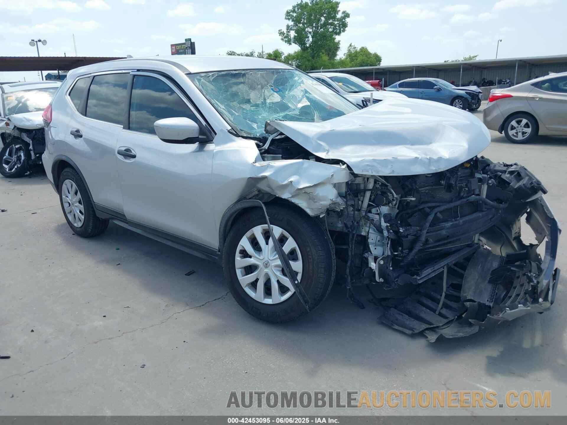 KNMAT2MT9JP555517 NISSAN ROGUE 2018