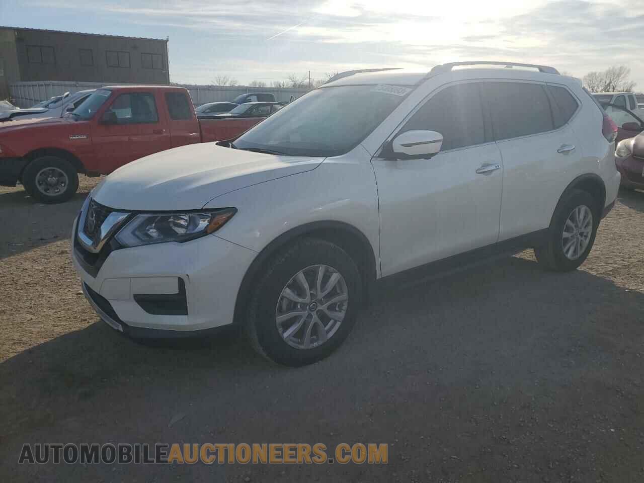 KNMAT2MTXJP550584 NISSAN ROGUE 2018