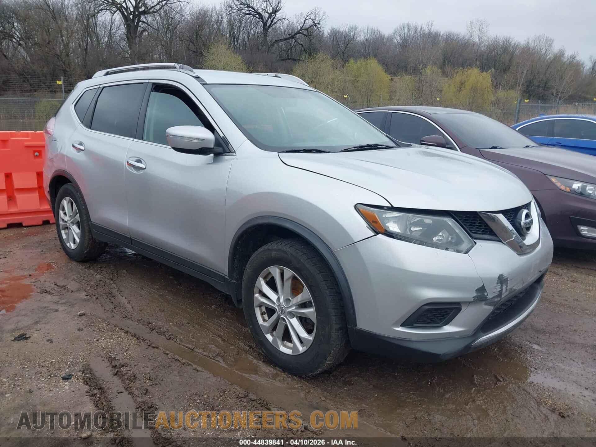 KNMAT2MV2FP562902 NISSAN ROGUE 2015