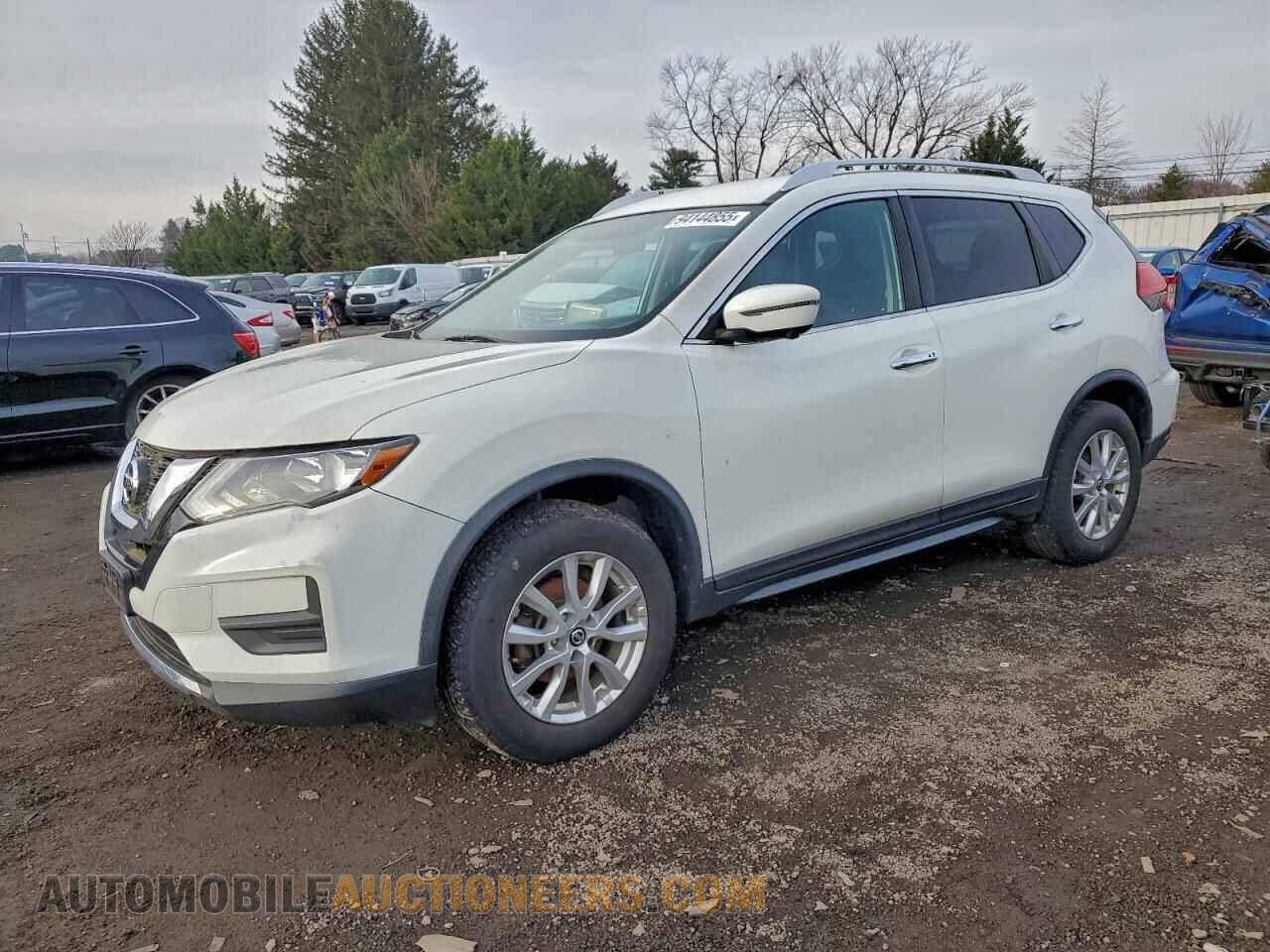 KNMAT2MV2HP518630 NISSAN ROGUE 2017