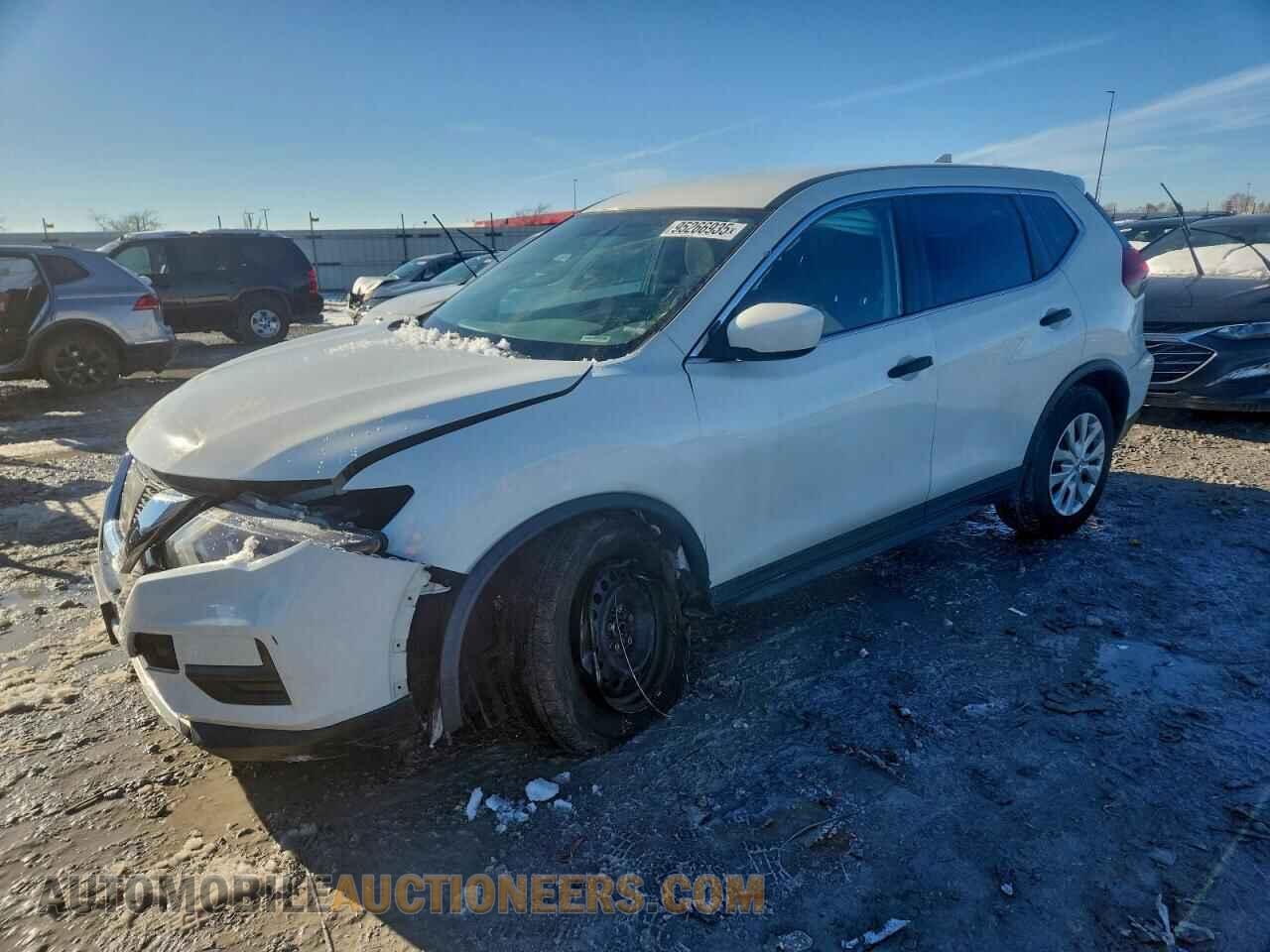 KNMAT2MV2HP619666 NISSAN ROGUE 2017