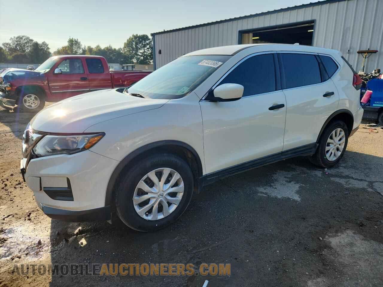 KNMAT2MV4HP528320 NISSAN ROGUE 2017