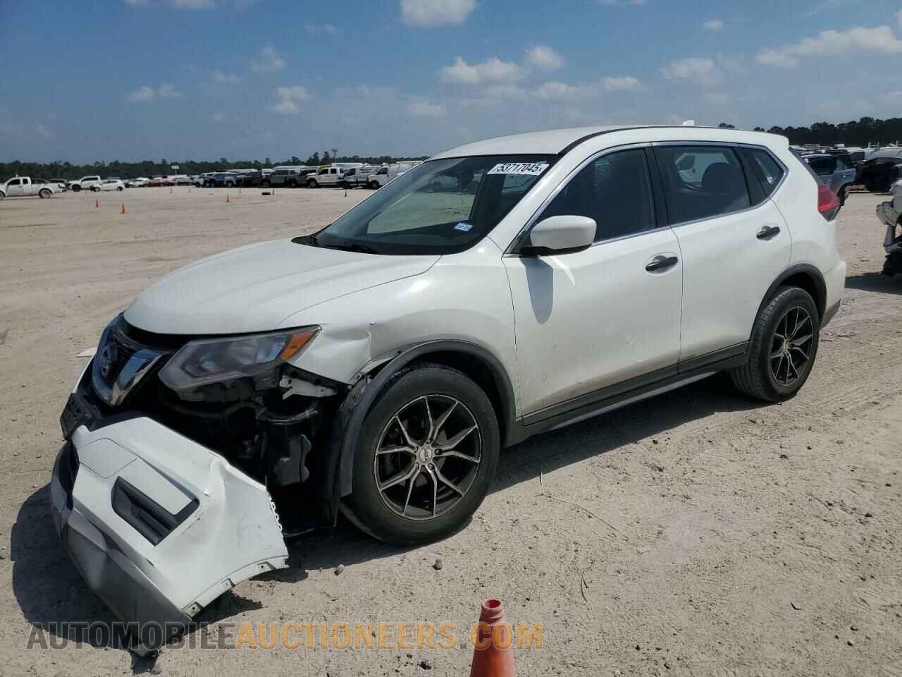 KNMAT2MV7HP548402 NISSAN ROGUE 2017