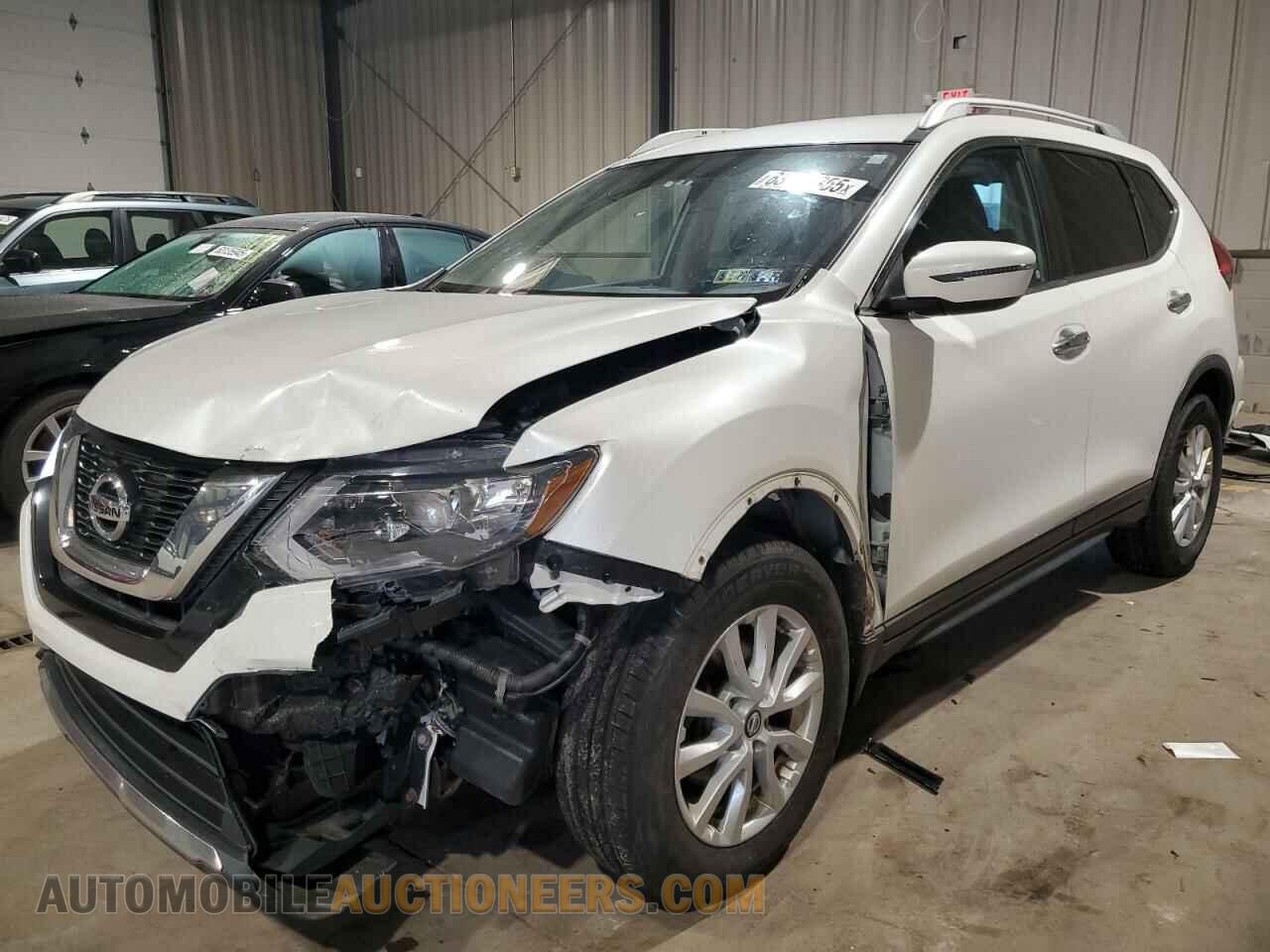KNMAT2MV9HP528295 NISSAN ROGUE 2017