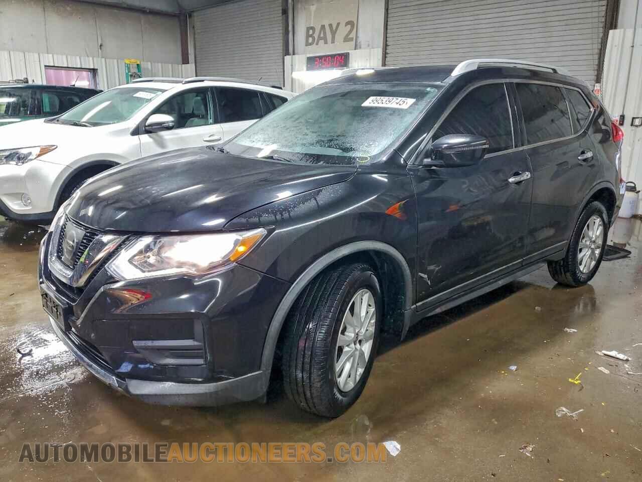 KNMAT2MV9HP598802 NISSAN ROGUE 2017