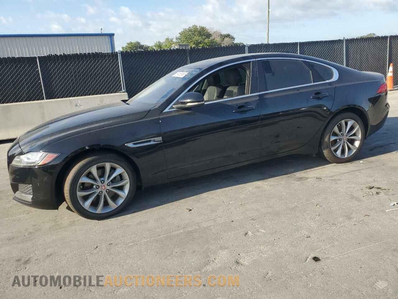 SAJBD4BN8HCY42657 JAGUAR XF 2017