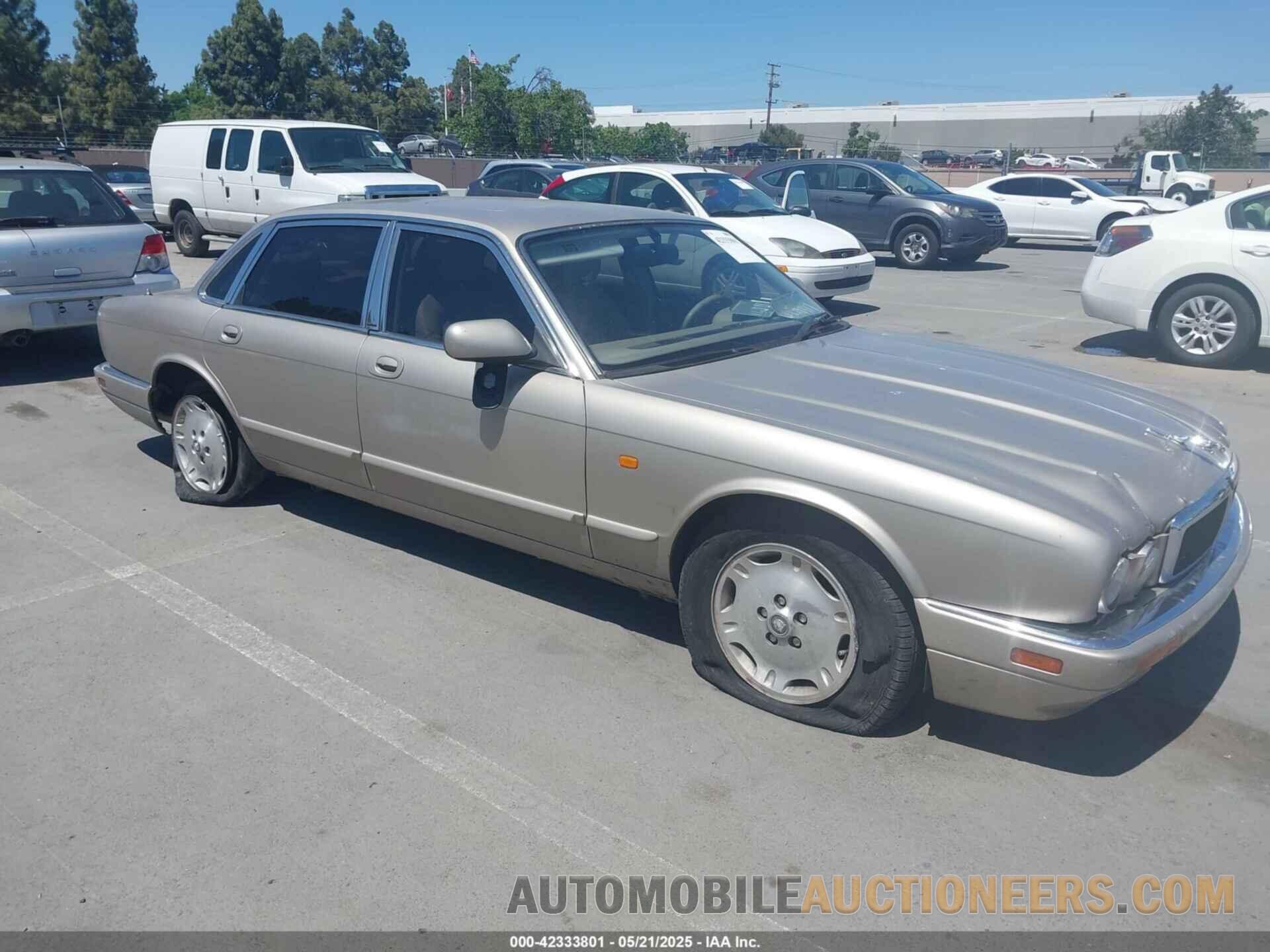 SAJHX1243VC811674 JAGUAR XJ6 1997