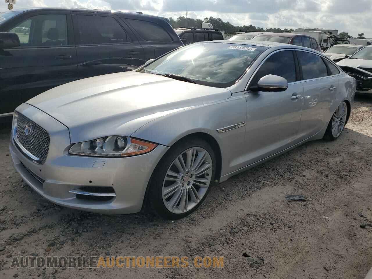 SAJWJ2GD9F8V85605 JAGUAR XJ 2015