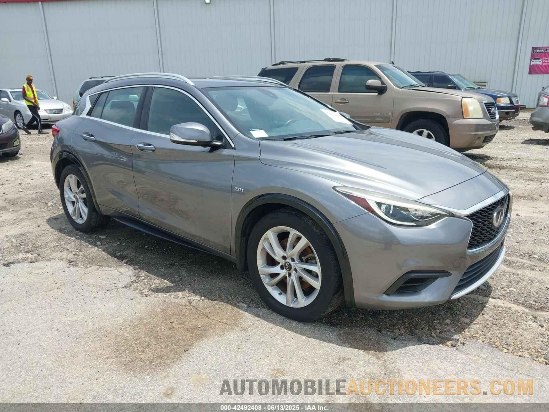 SJKCH5CP2JA004555 INFINITI QX30 2018