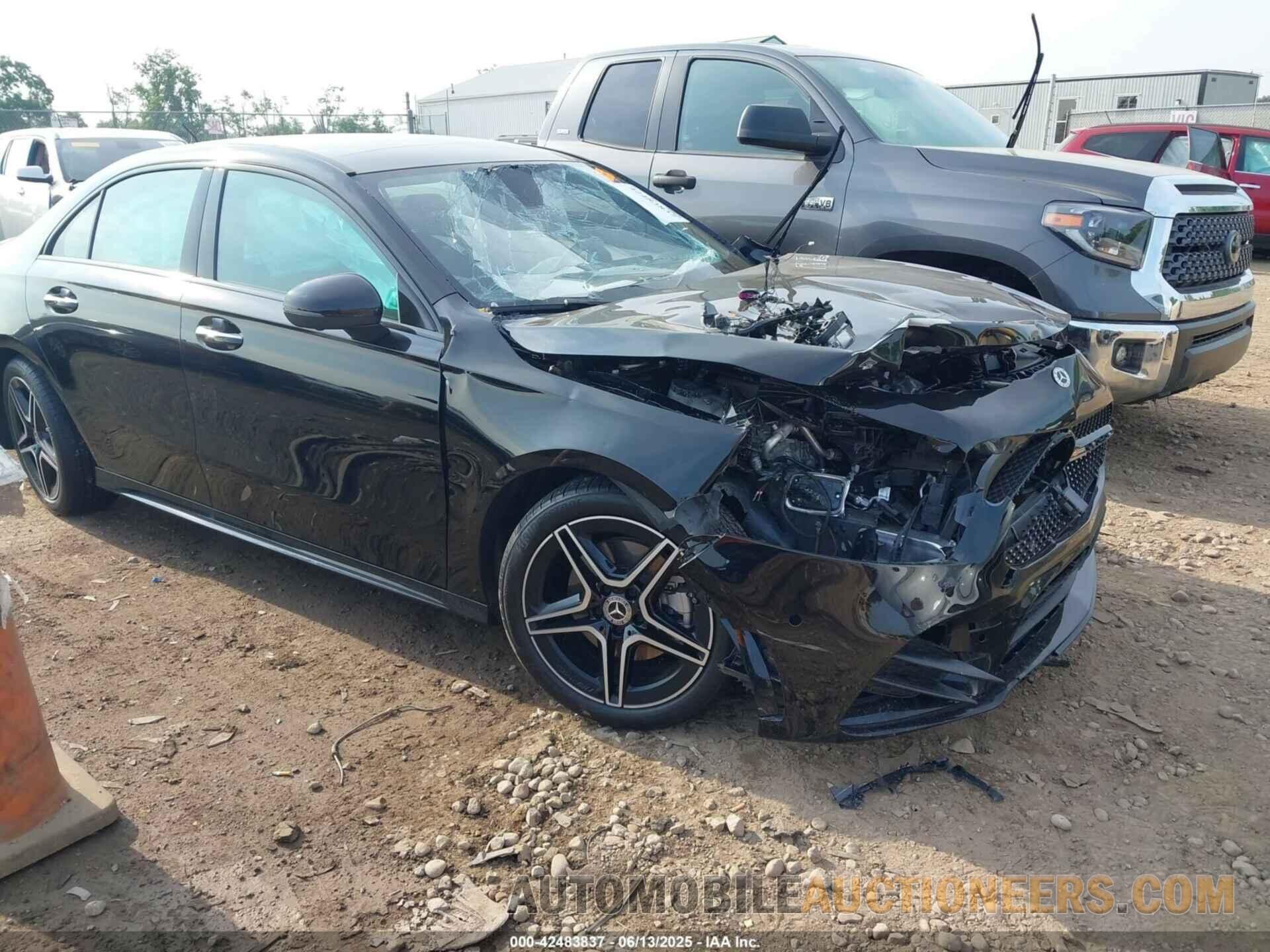 W1K3G4FBXNJ355757 MERCEDES-BENZ A 220 2022