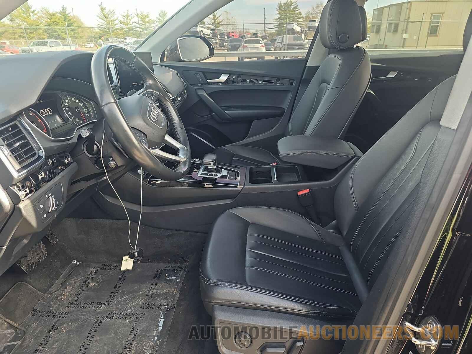 WA1AAAFY9M2050033 Audi Q5 2021
