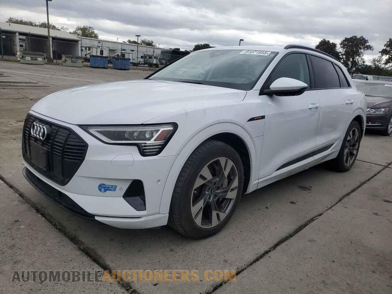 WA1AAAGE2MB010087 AUDI E-TRON 2021