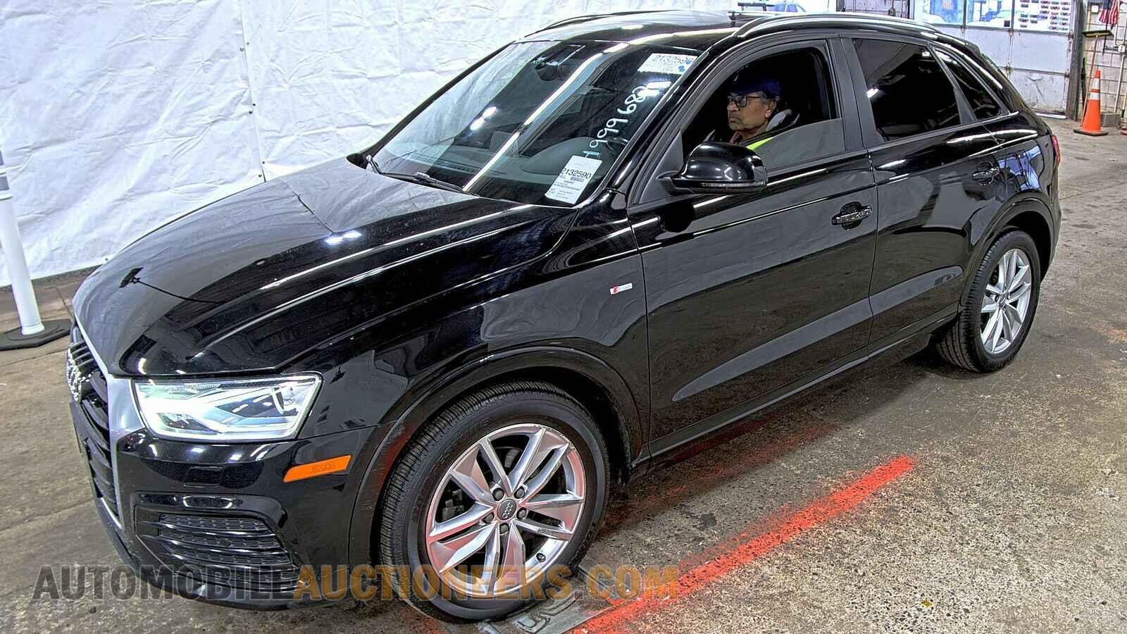 WA1BCCFS2JR024463 Audi Q3 2018