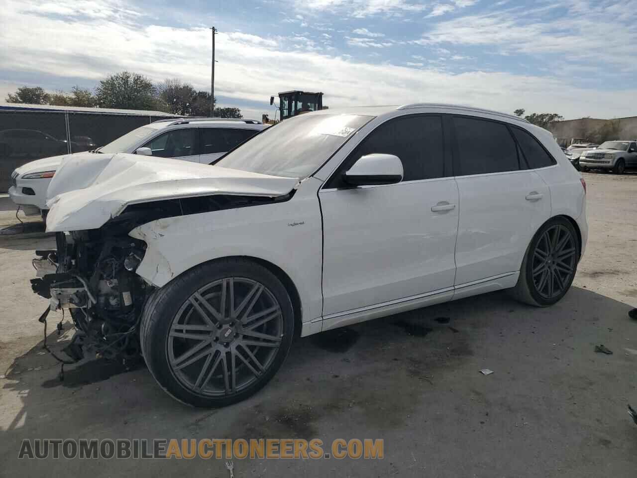 WA1C8AFP3DA008362 AUDI Q5 2013
