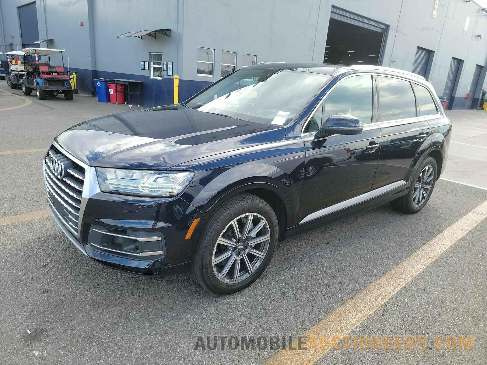 WA1VAAF76HD013928 Audi Q7 2017