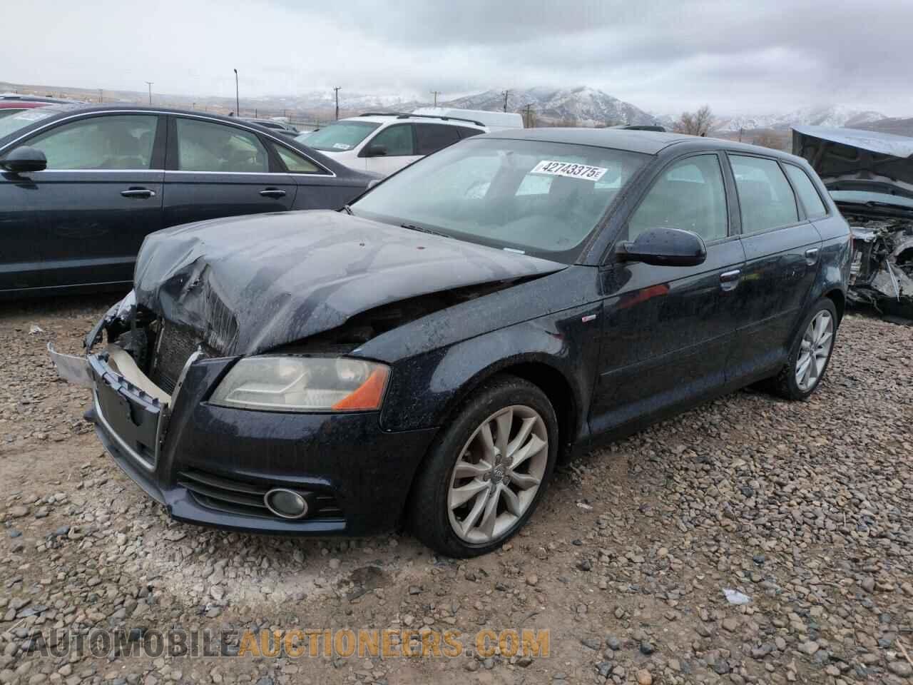 WAUBEAFM9DA006175 AUDI A3 2013