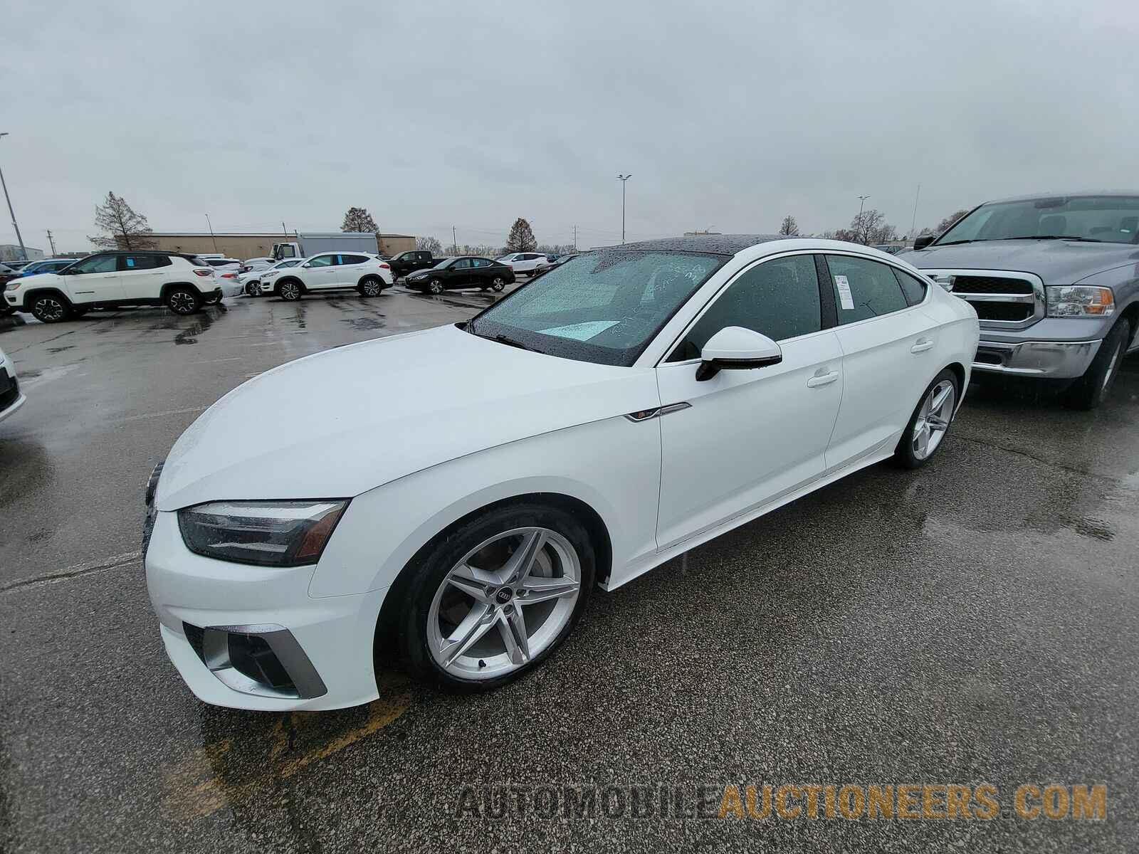 WAUDACF56MA056301 Audi A5 Sportback 2021