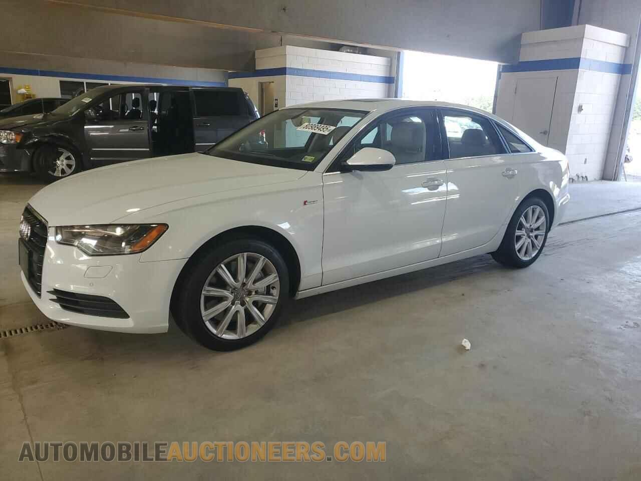 WAUGGAFC7DN046206 AUDI A6 2013