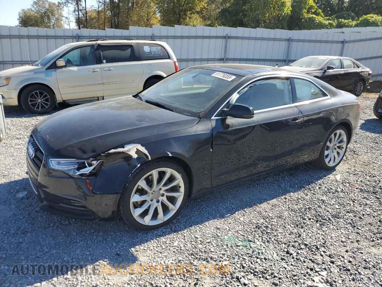 WAULFAFR9DA057477 AUDI A5 2013