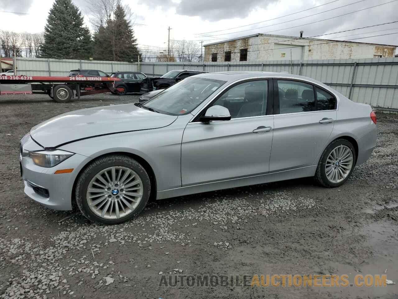 WBA3B5G55DNS00979 BMW 3 SERIES 2013