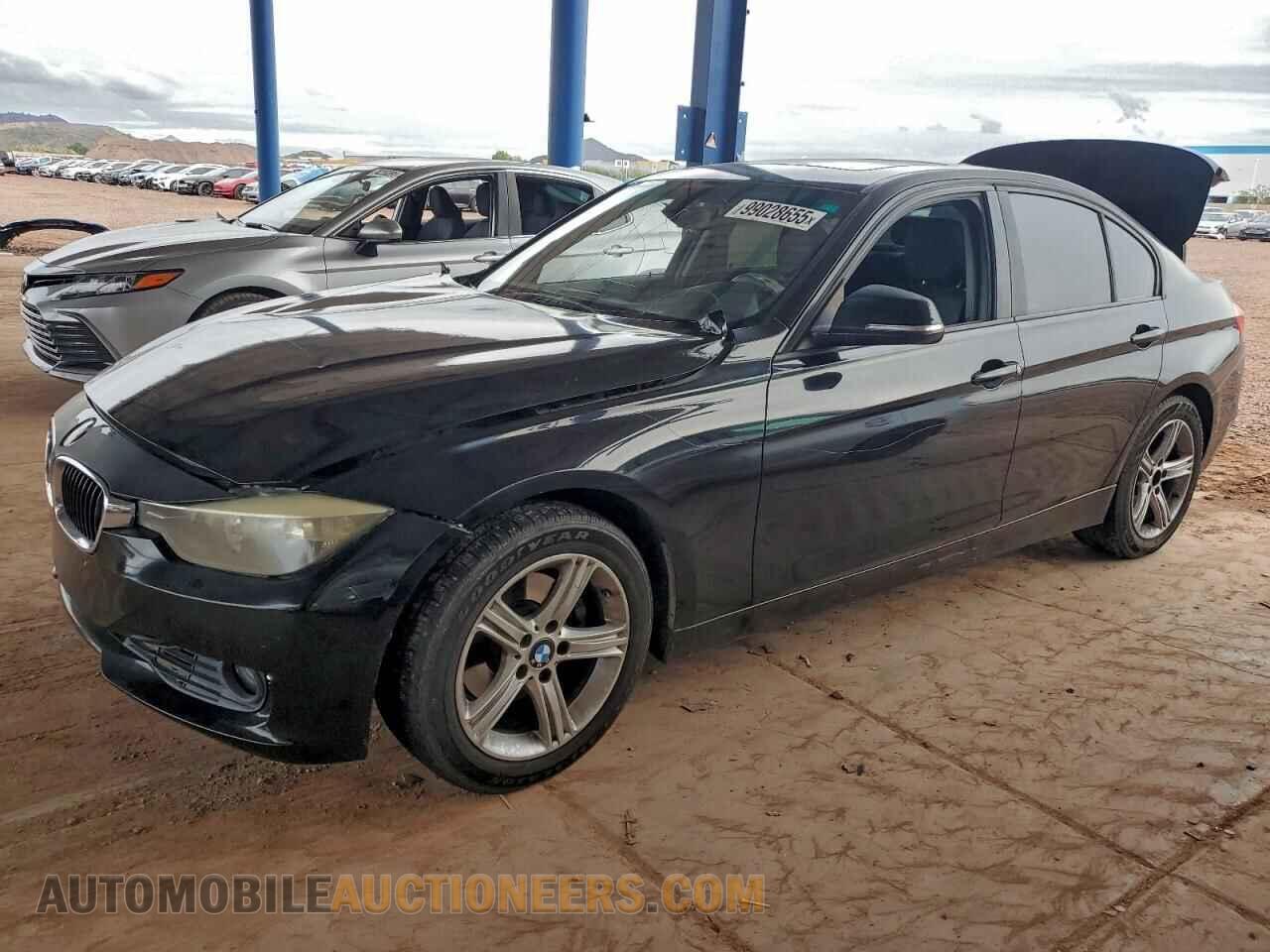 WBA3C1C55DF438935 BMW 3 SERIES 2013