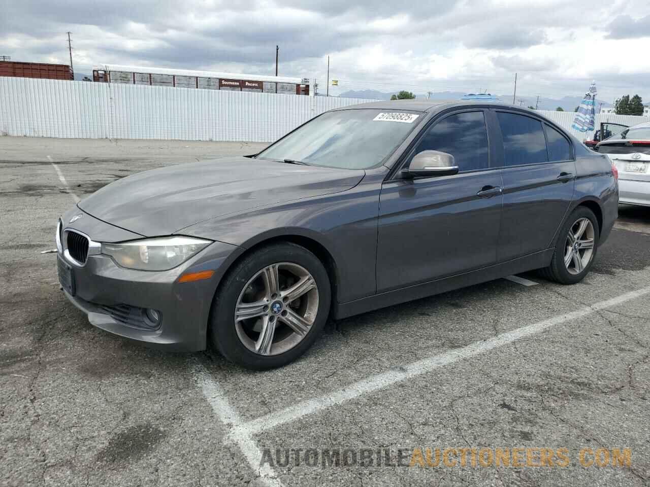 WBA3C1C5XDF435898 BMW 3 SERIES 2013