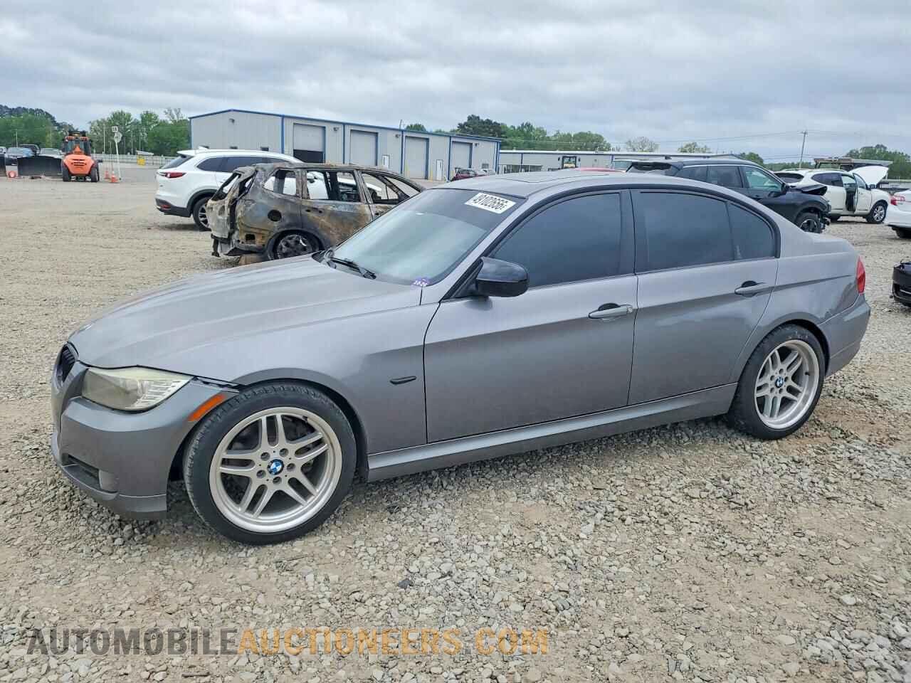 WBAPH7C52BE675813 BMW 3 SERIES 2011