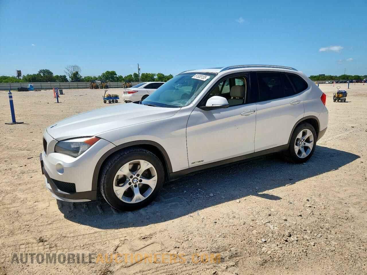 WBAVM1C50FV316921 BMW X1 2015