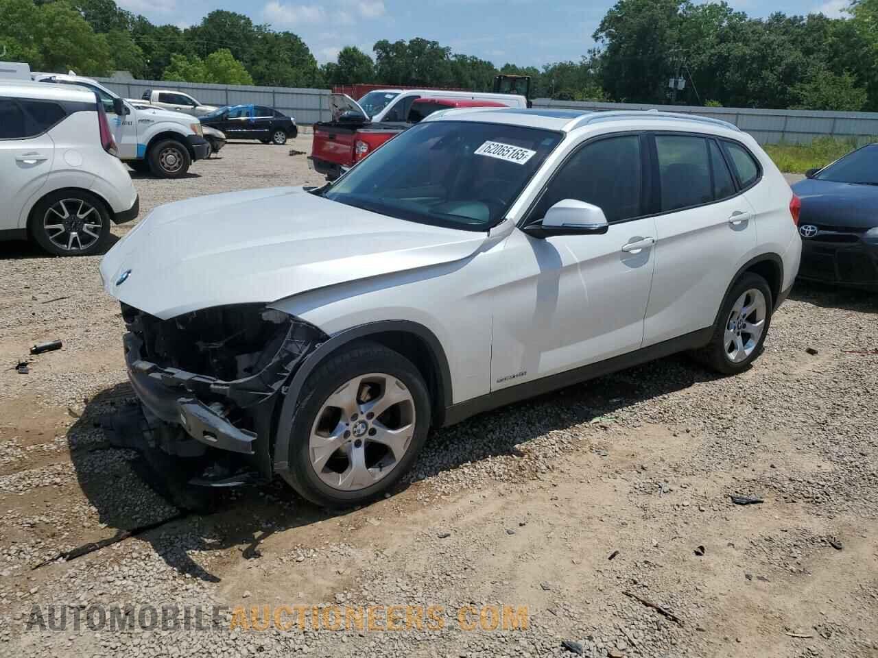 WBAVM1C57FVW57863 BMW X1 2015