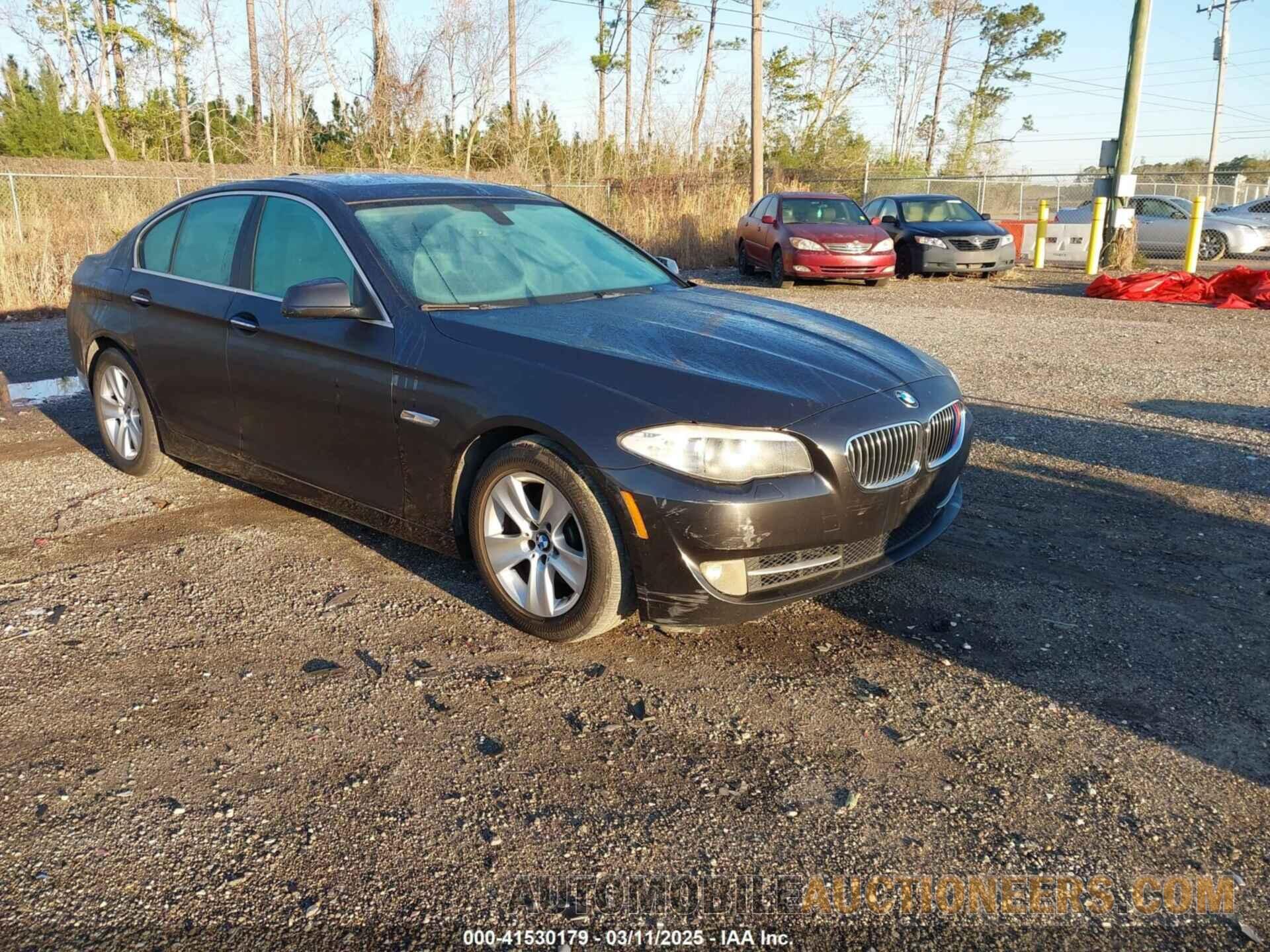 WBAXG5C56DDY31724 BMW 528I 2013