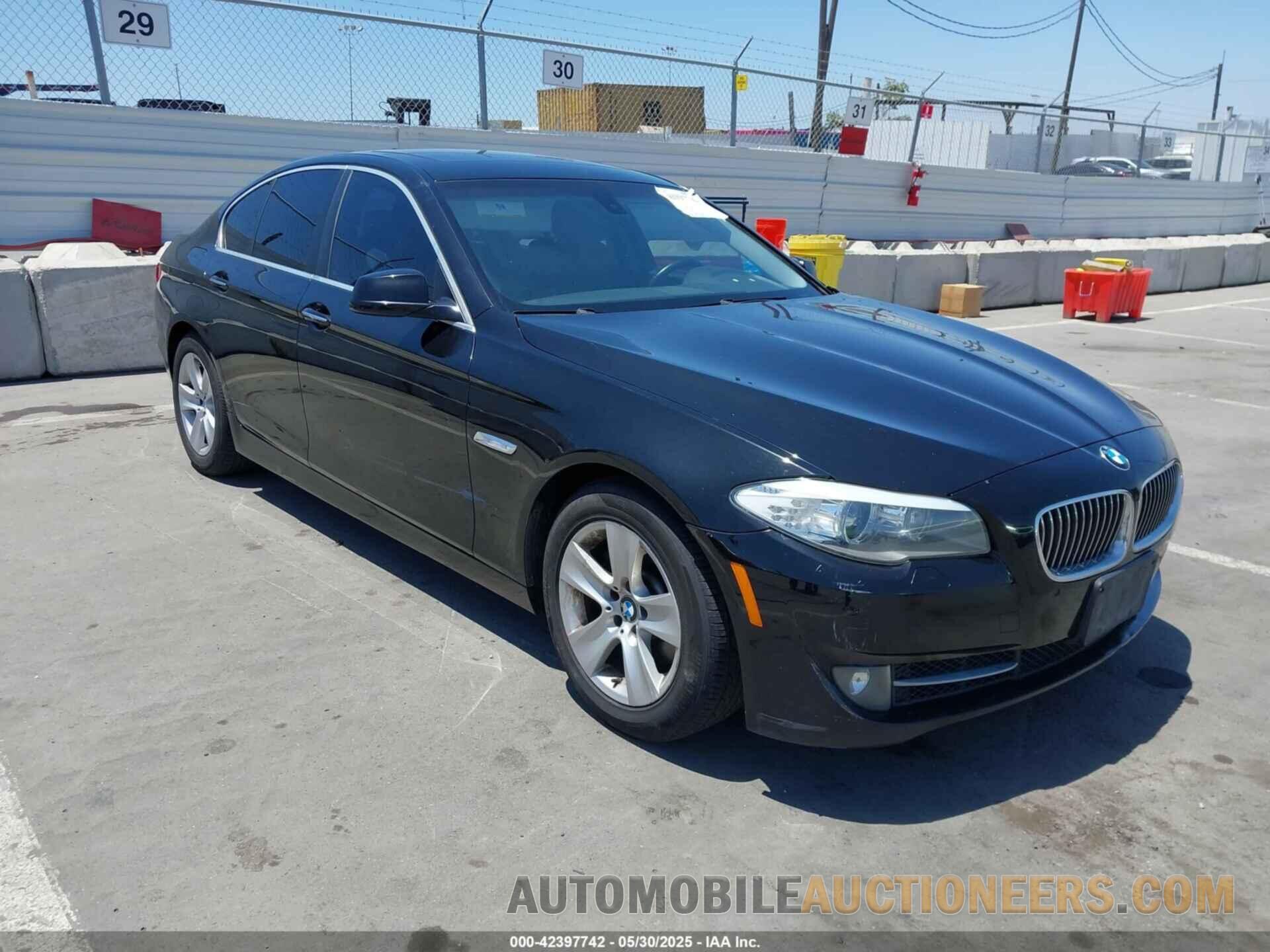 WBAXG5C57DD233609 BMW 528I 2013