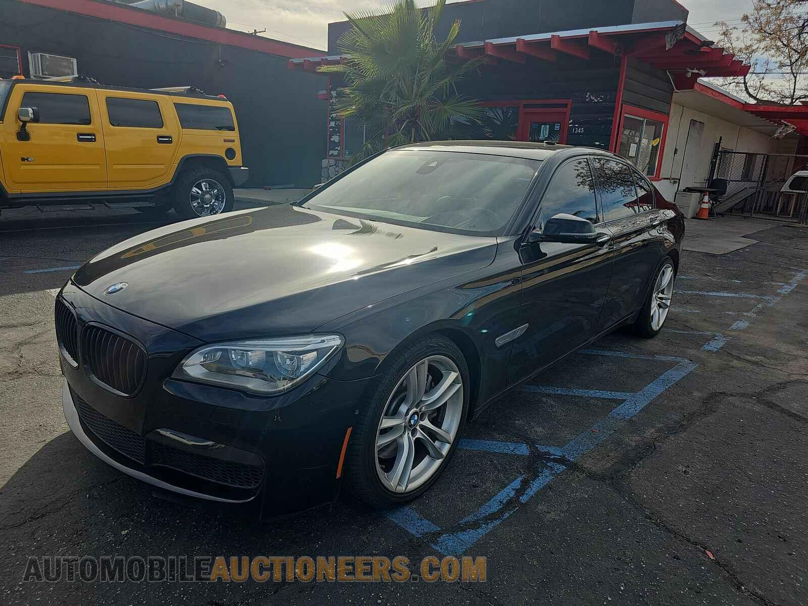 WBAYA8C57FD825876 BMW 7 Series 2015