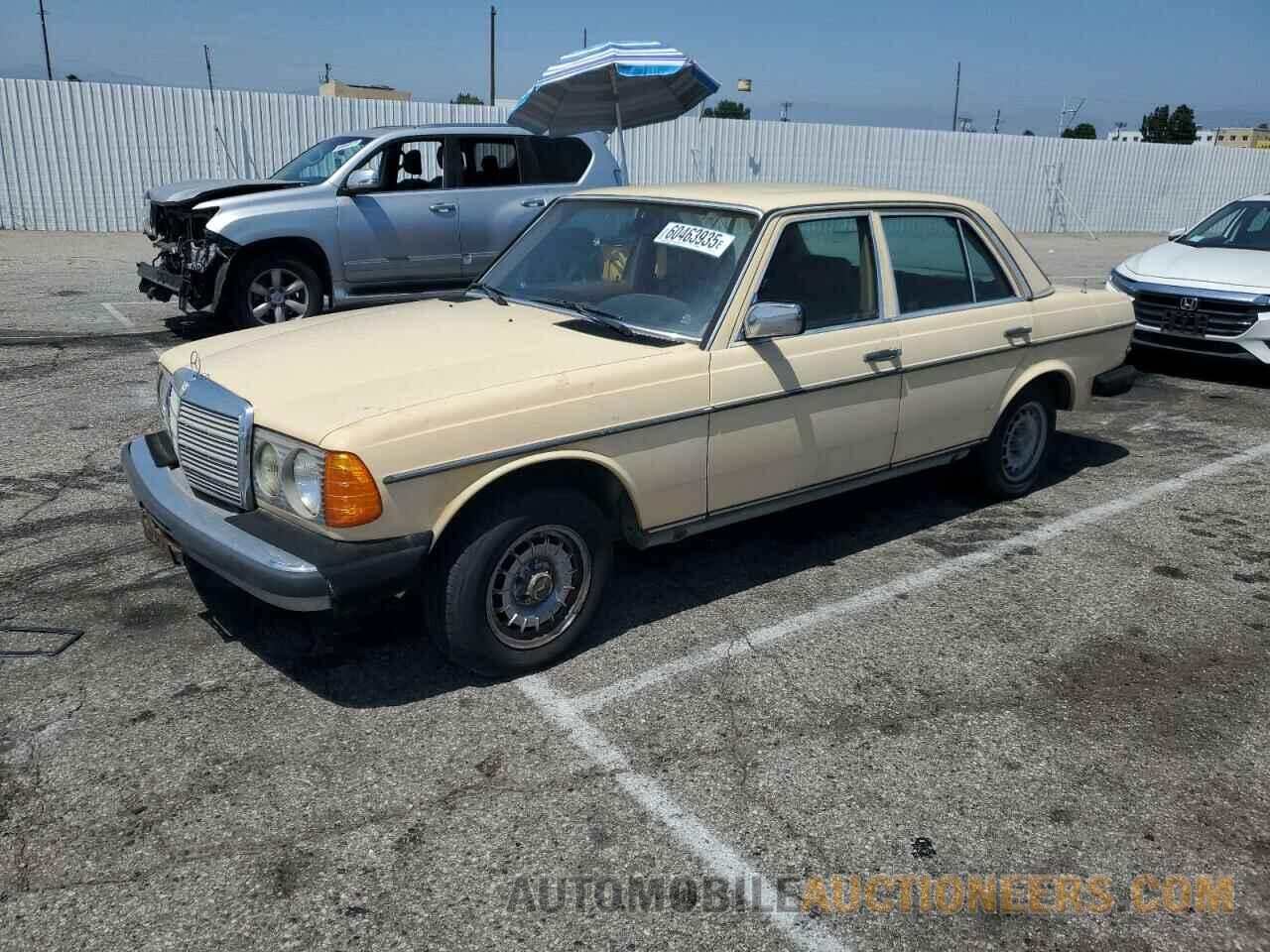 WDBAB33AXDB017451 MERCEDES-BENZ 300-CLASS 1983