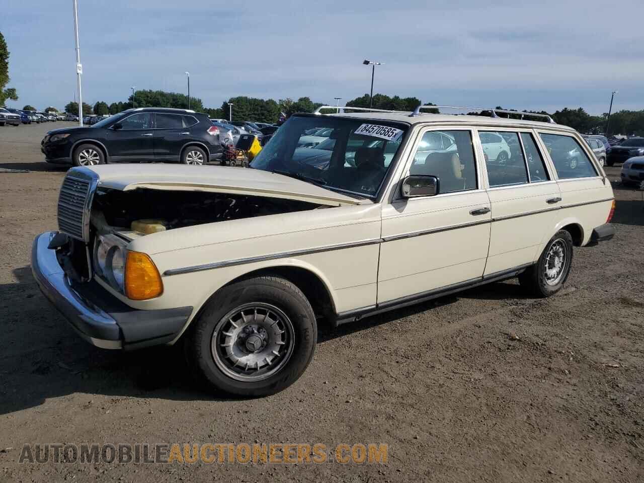 WDBAB93AXDN017015 MERCEDES-BENZ 300-CLASS 1983