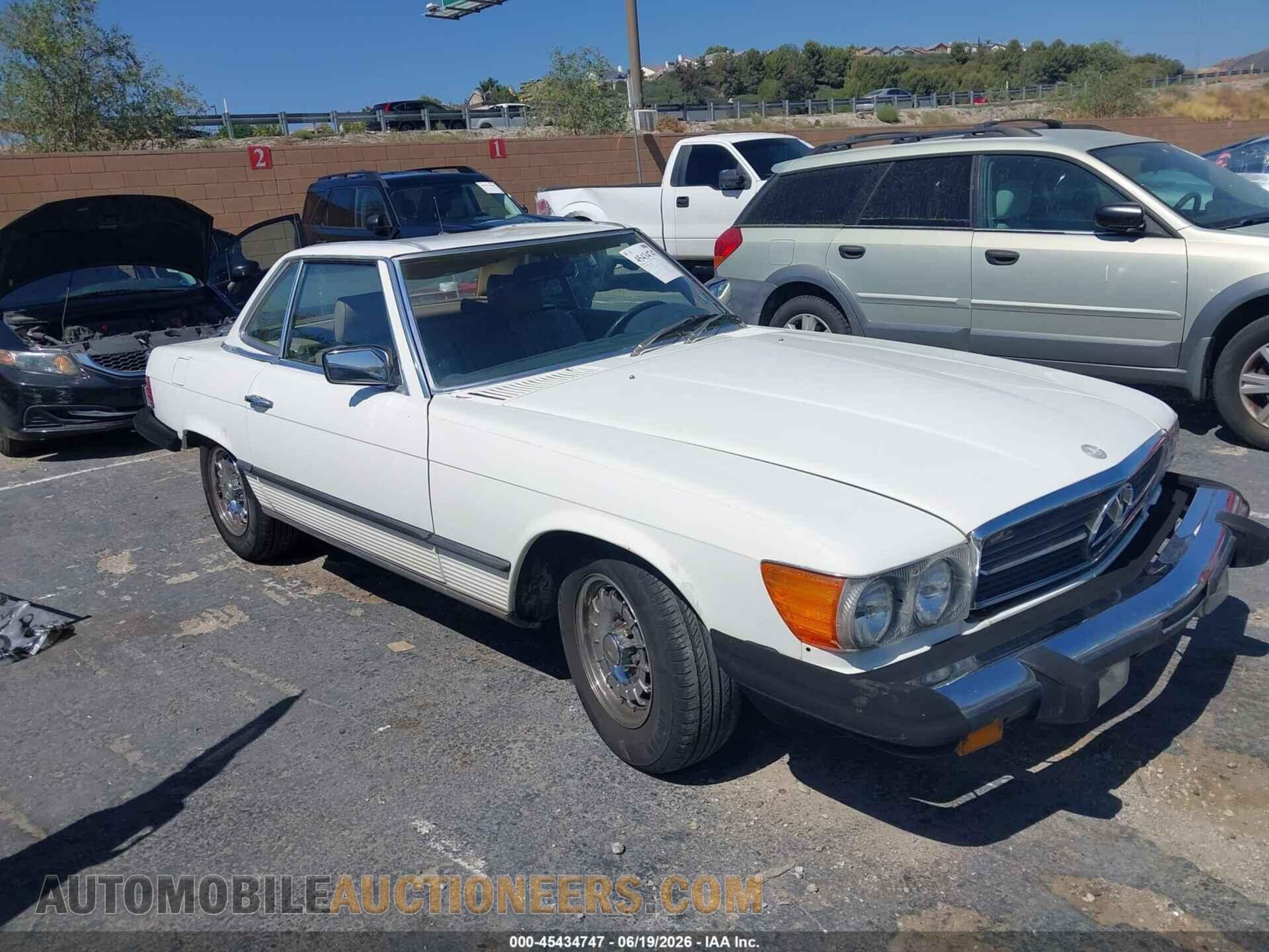 WDBBA45A9DB024109 MERCEDES-BENZ 380 1983
