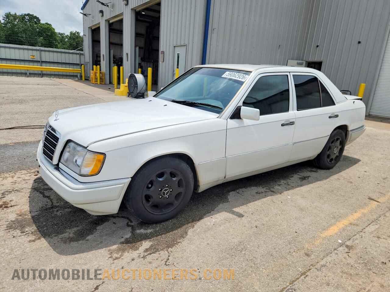 WDBEB31E2SC135301 MERCEDES-BENZ E-CLASS 1995