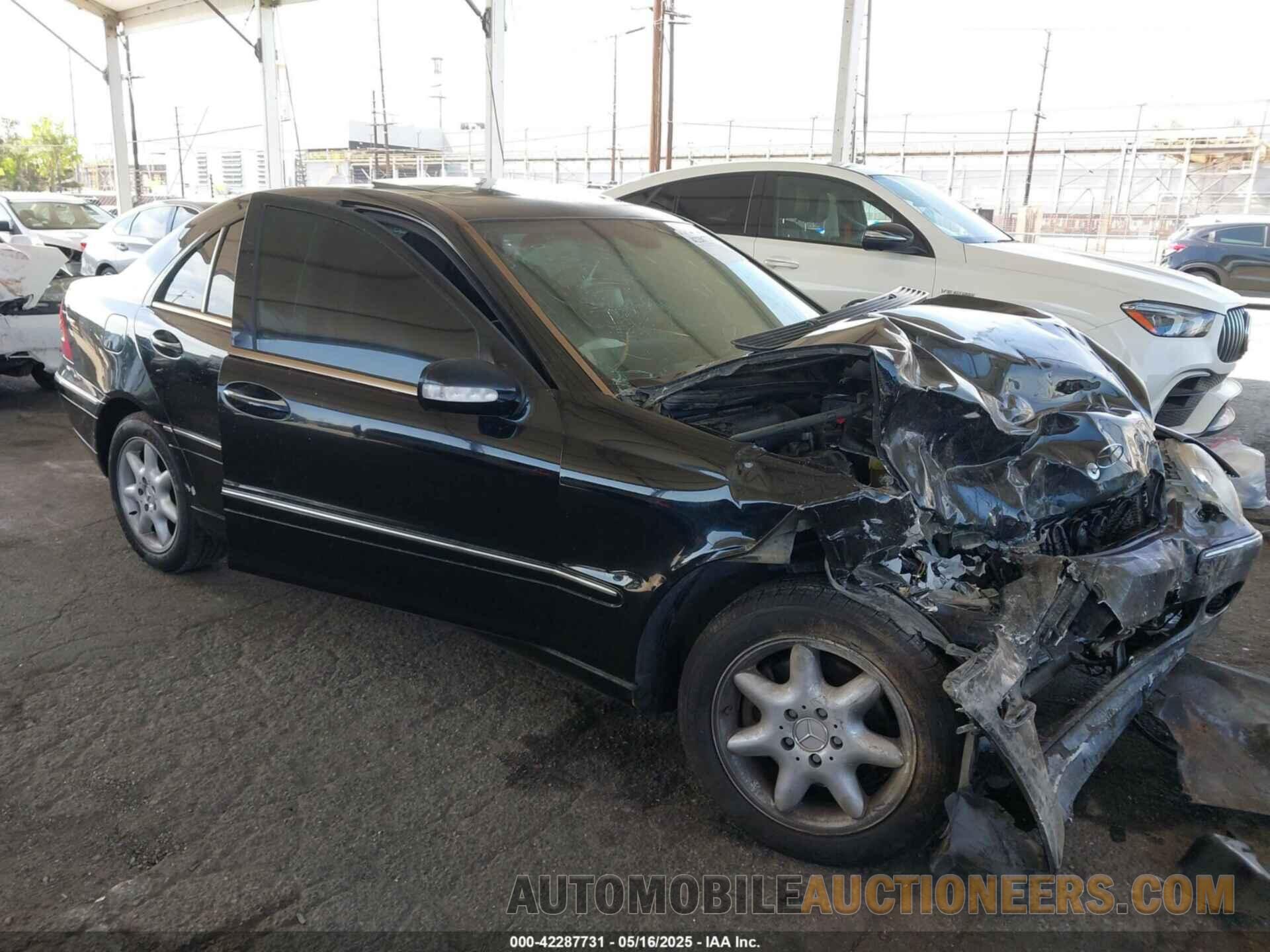 WDBRF64JX4F522423 MERCEDES-BENZ C 320 2004