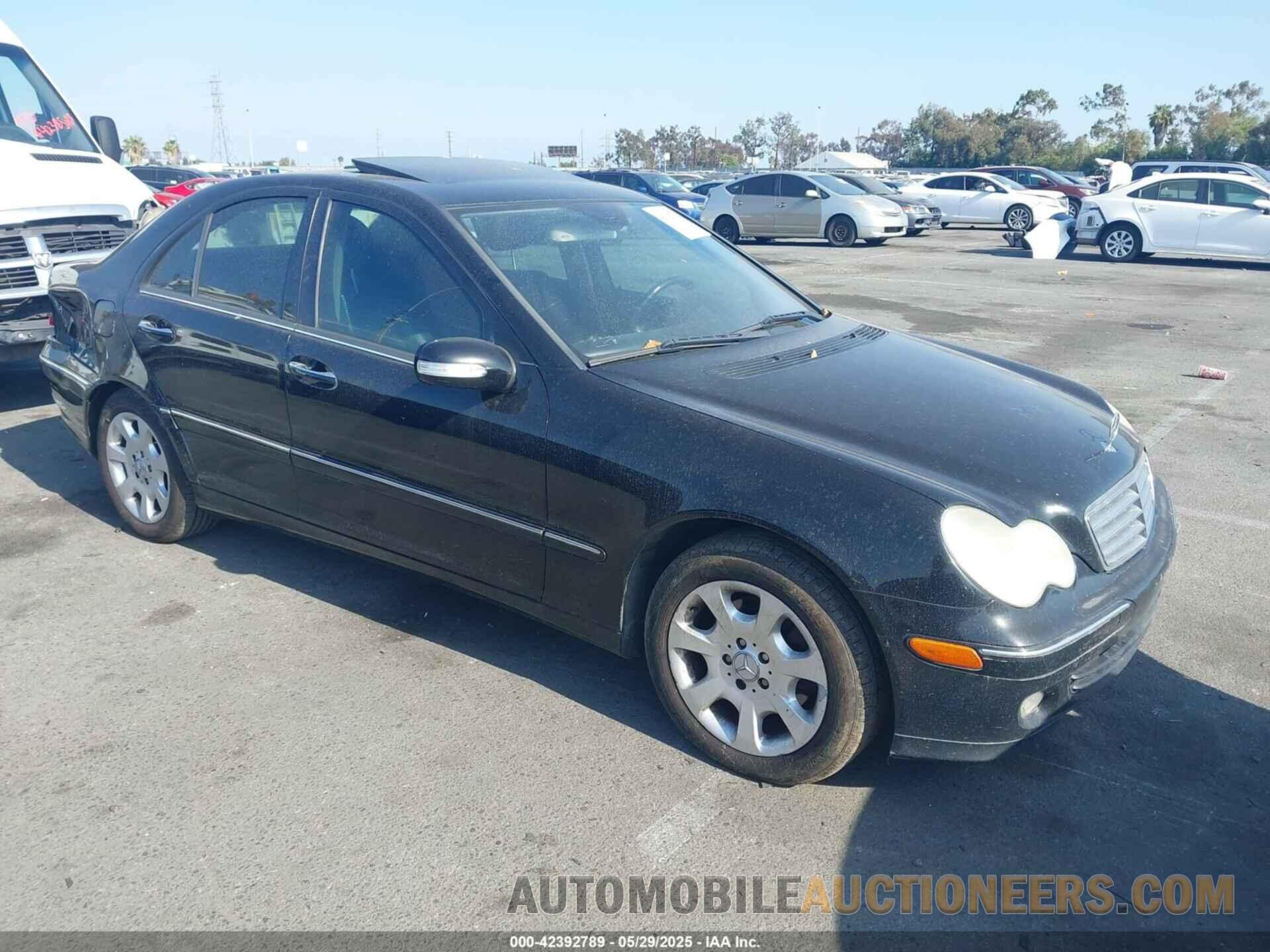 WDBRF84J05F655379 MERCEDES-BENZ C 320 2005