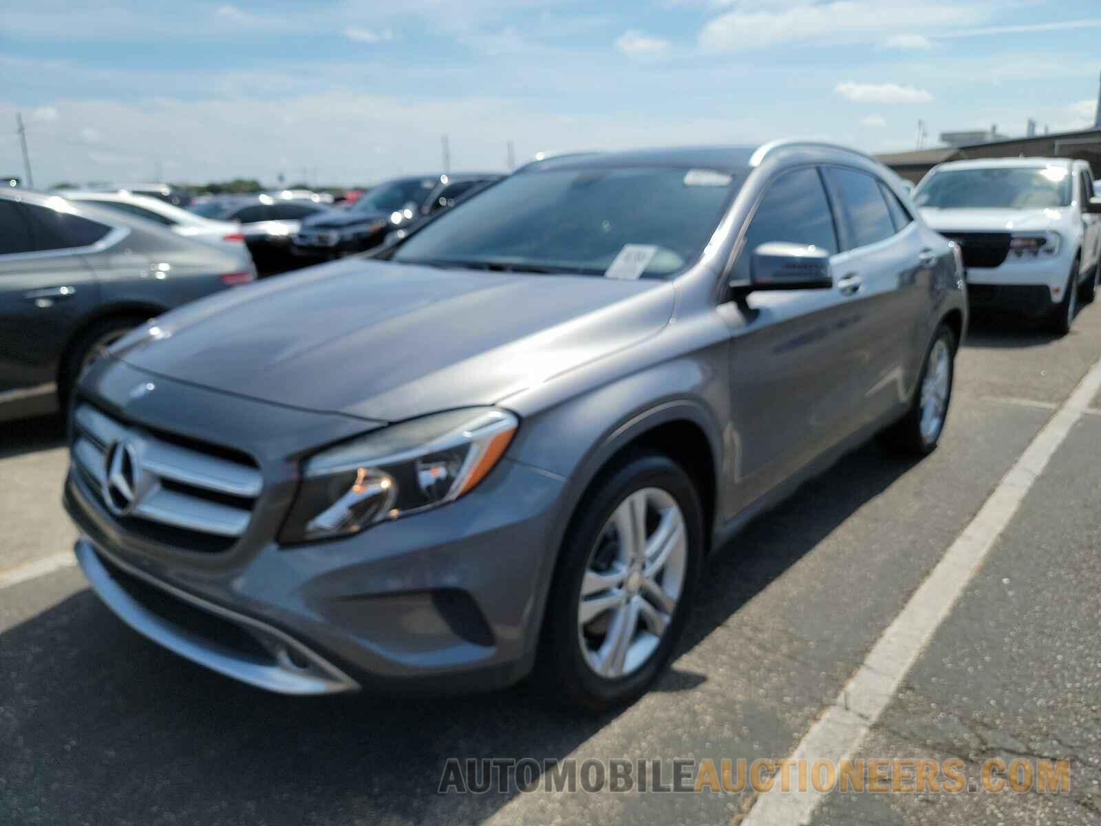 WDCTG4EB3FJ137926 Mercedes-Benz GLA 2015