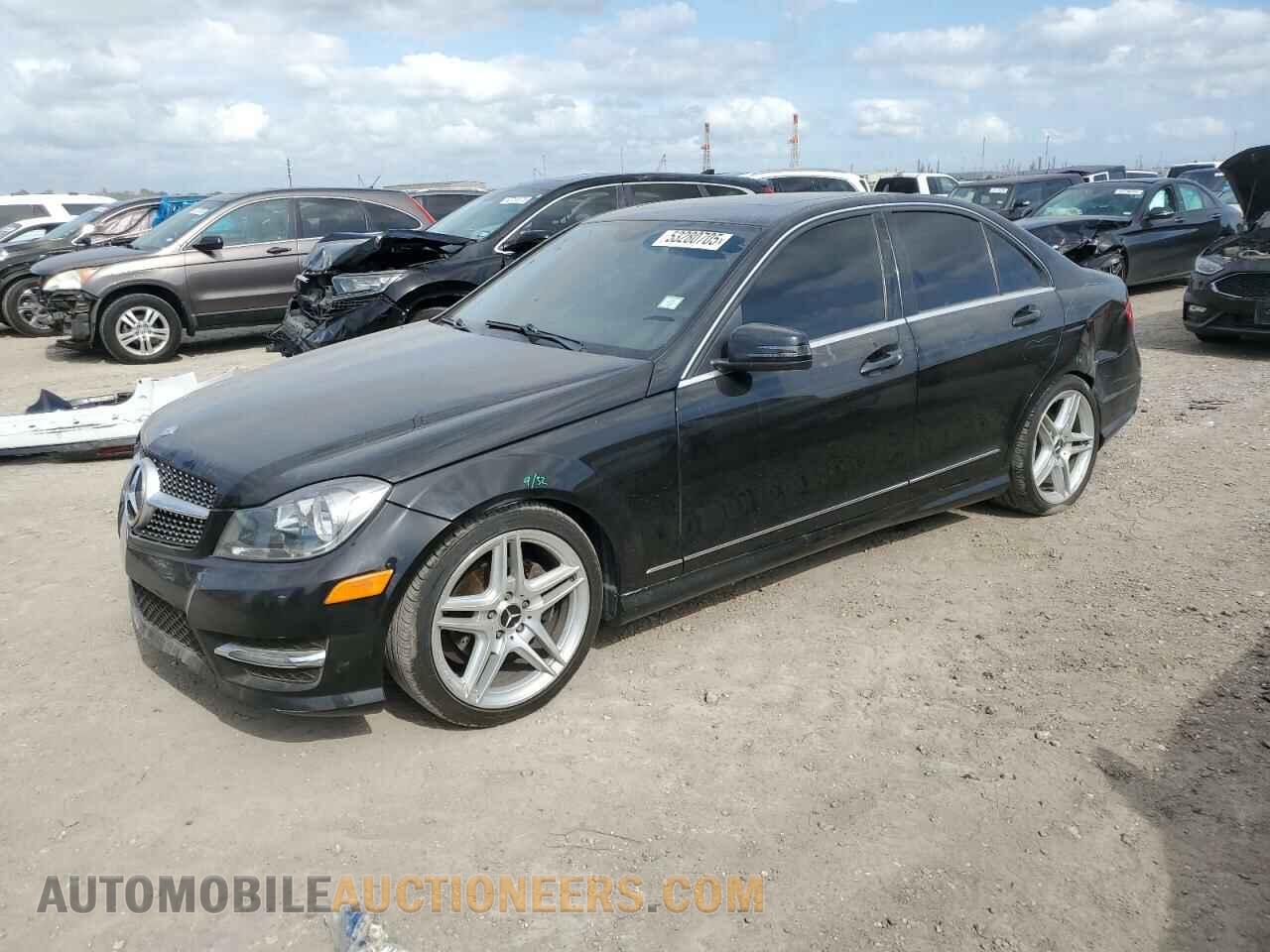 WDDGF4HB2DA778901 MERCEDES-BENZ C-CLASS 2013