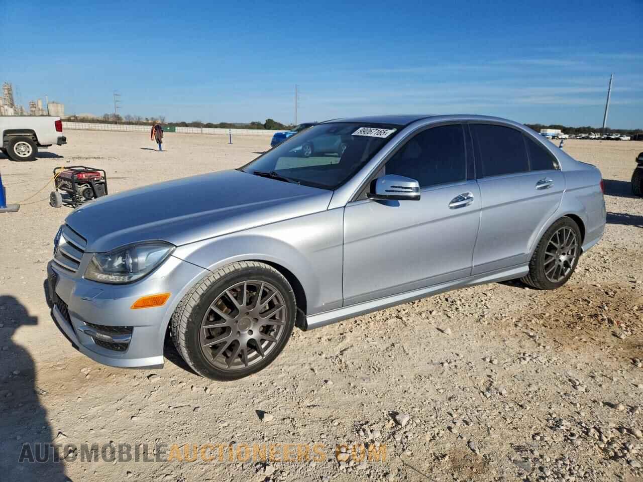 WDDGF4HB4DA781069 MERCEDES-BENZ C-CLASS 2013
