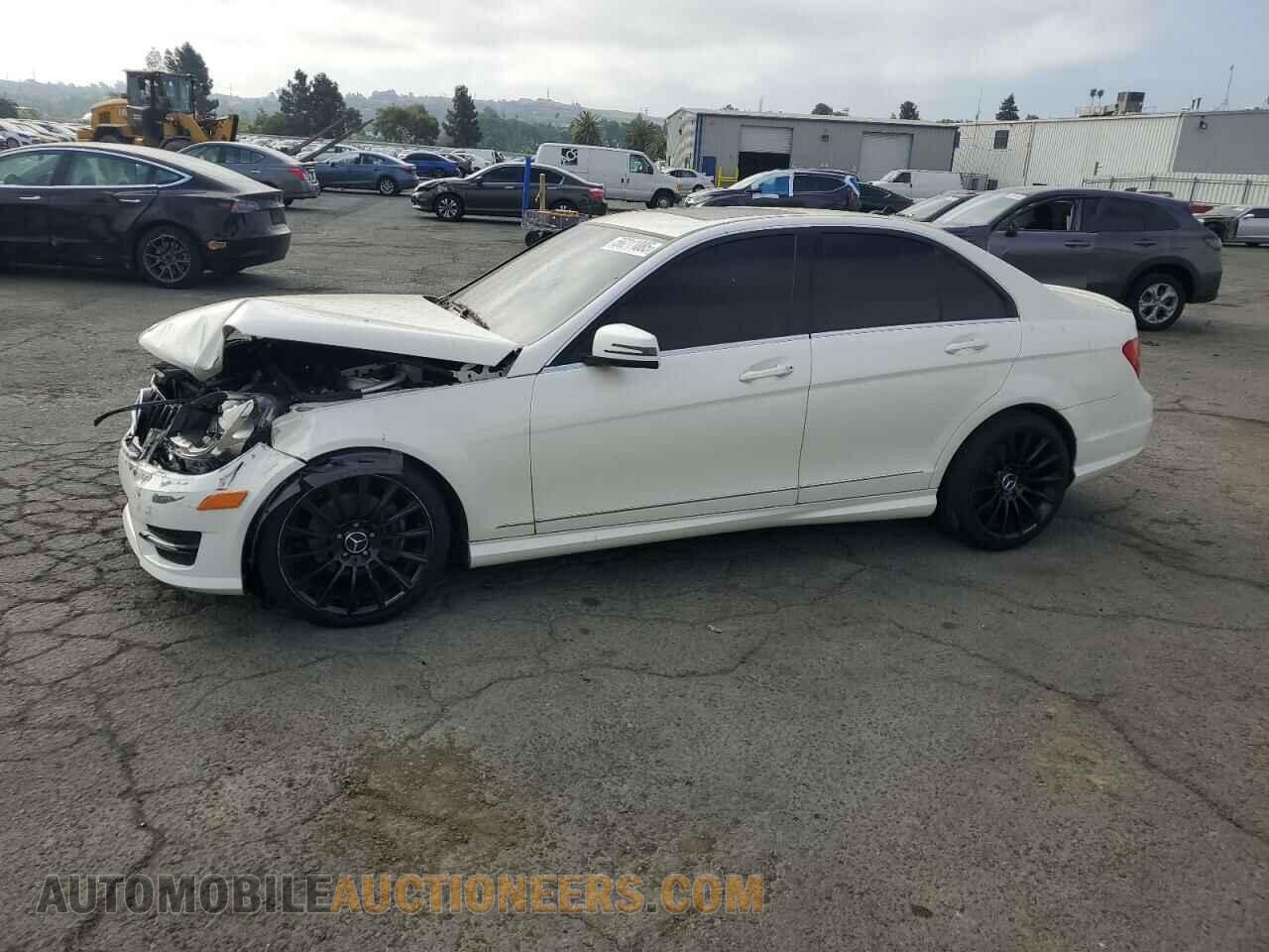 WDDGF4HB9DA797509 MERCEDES-BENZ C-CLASS 2013