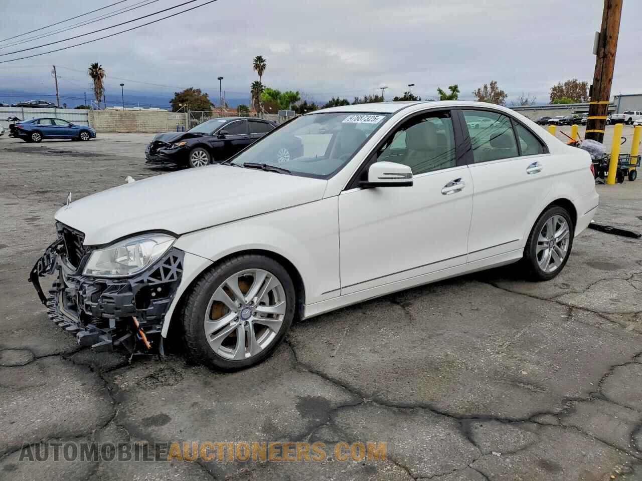 WDDGF4HB9DF992111 MERCEDES-BENZ C-CLASS 2013