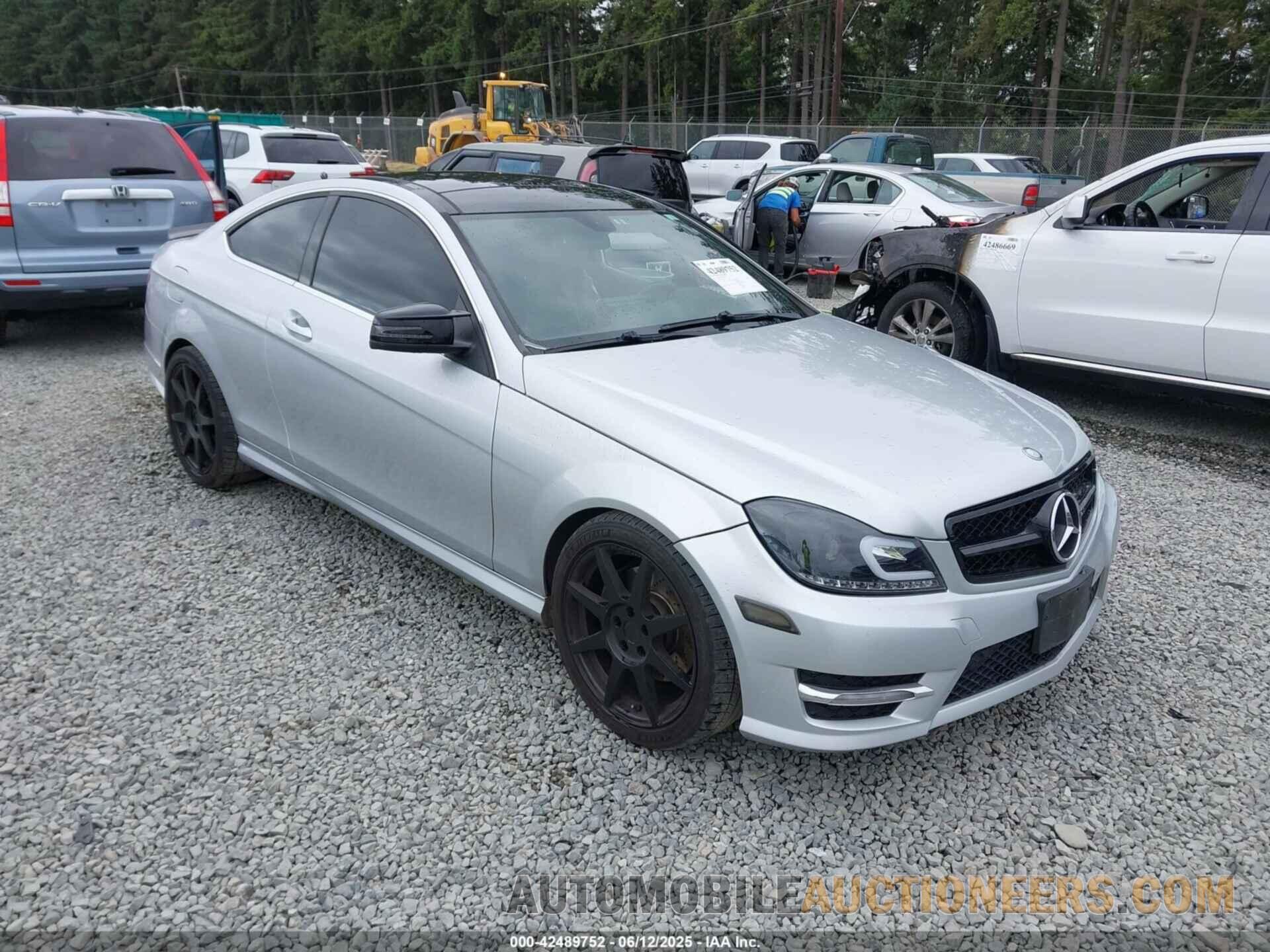 WDDGJ5HB5CF735711 MERCEDES-BENZ C 350 2012