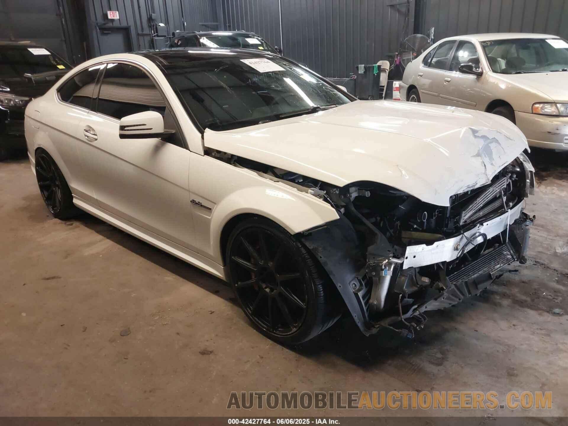 WDDGJ7HB9DG121591 MERCEDES-BENZ C 63 AMG 2013