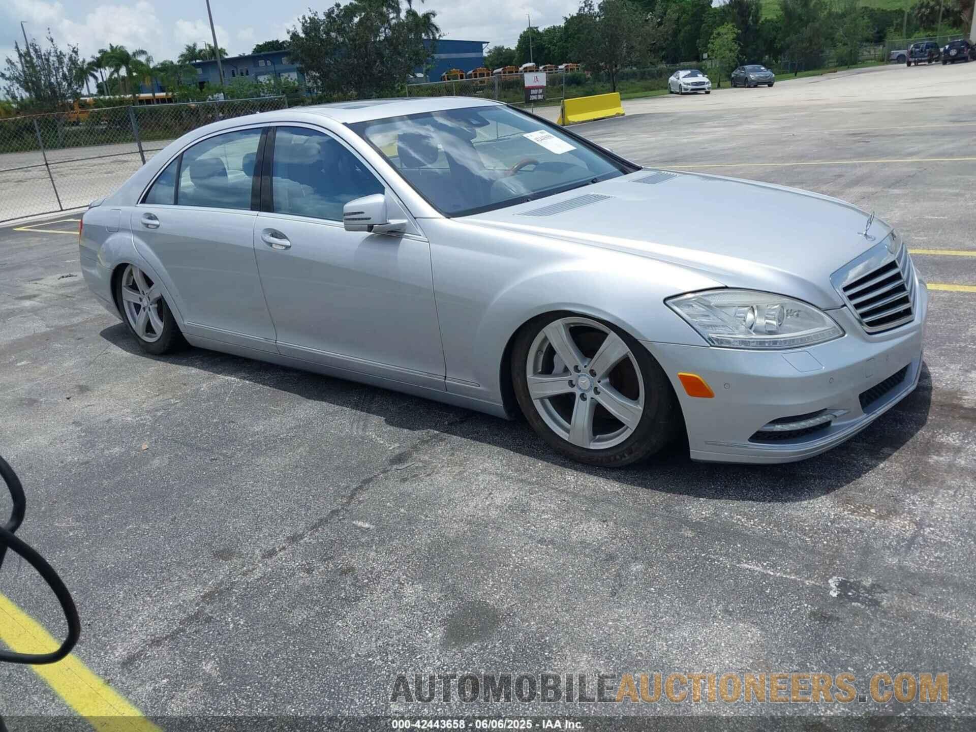 WDDNG7BB1AA324701 MERCEDES-BENZ S 550 2010